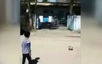 انجام چالش محمد صلاح توسط پسر ۷ ساله آبادانی