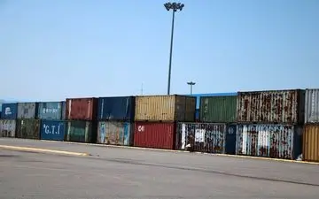 مدیر کل بنادر گیلان: روزانه ۱۲ هزار تن کالا در بندرانزلی با کانتینر جابجا می شود