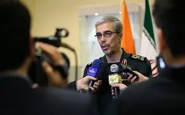 نیروی زمینی مسئولیت دفاع از سرزمین خشکی کشور را بر عهده دارد