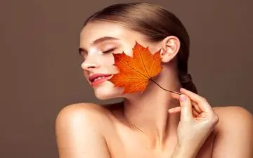 آرایش خود را پاییزی کنید: معرفی رنگ‌های کلیدی رژلب و ترفندهایی برای افزایش ماندگاری