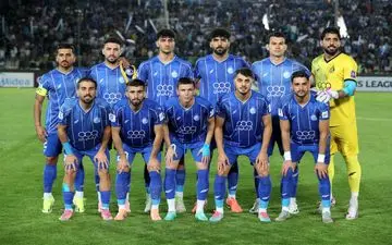 تشویق منظم هواداران استقلال پس از برد شبانه آسیایی