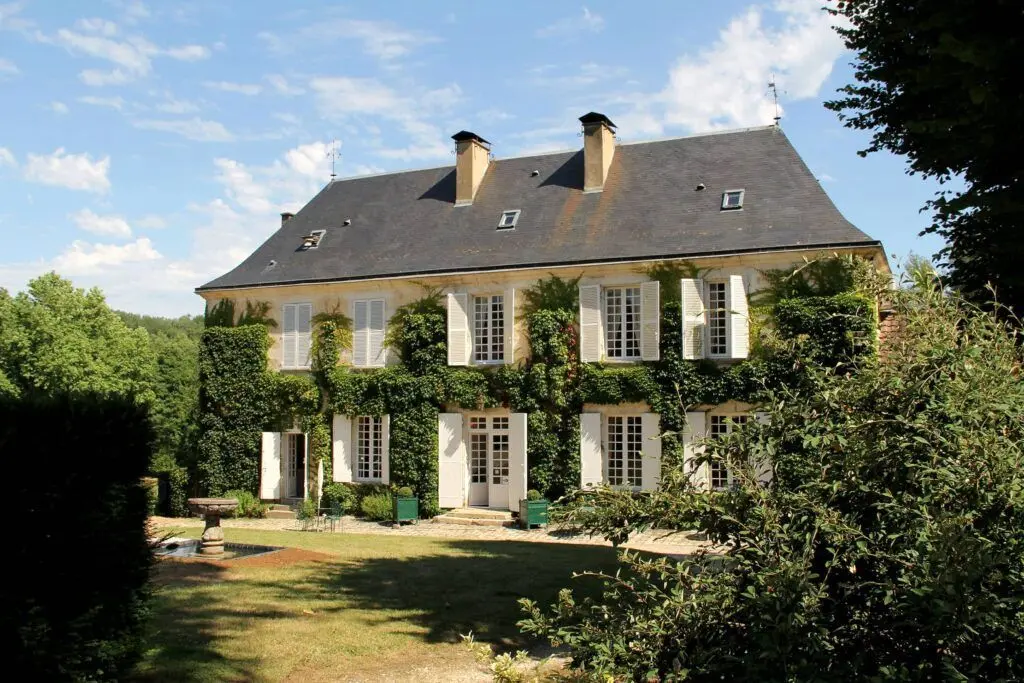 خانه های فرانسه برای اخذ اقامت فرانسه از طریق تمکن مالی
