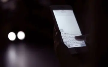 دلیل زود تمام شدن باتری گوشی چیست؟