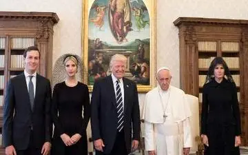 پاپ لبخند همیشگی خود را از ترامپ دریغ کرد