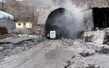 مرگ یک کارگر در پی ریزش تخت سنگ در تونل در حال احداث