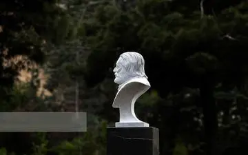 نقدی بر ساخت سردیس‌های بدساخت