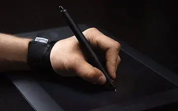 خرافات عجیب کشورهای پرجمعیت و مدرن درباره چپ دست‌ها 