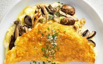 املت پنیری با قارچ یک گزینه عالی برای صبحانه!