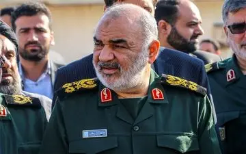 فرمانده کل سپاه پاسداران انقلاب اسلامی از مناطق سیل زده شرق استان هرمزگان بازدید کرد