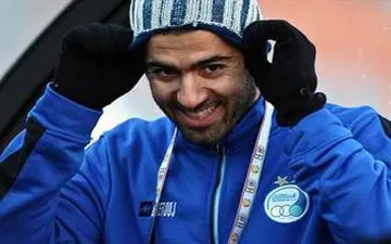 فاصله ها بیشتر و بیشتر می شود؛ ترمیم خط دفاعی استقلال با قراراد بستن با این ستاره / بی نیازی آبی پوشان به دفاع چپ