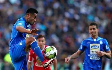  حضور امید ابراهیمی در باشگاه استقلال 