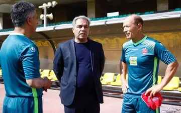 حضور مدیر عامل پرسپولیس در تمرین سرخ ها