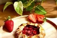 طرز تهیه یک دسر خوش آب و رنگ|  گلت توت فرنگی