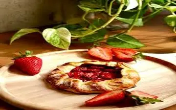 طرز تهیه یک دسر خوش آب و رنگ|  گلت توت فرنگی