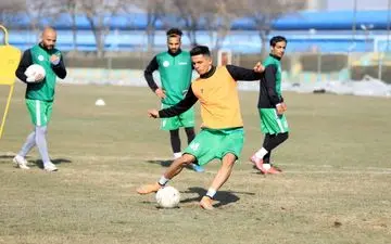 مثلث آبی علیه سرخپوشان/ امید خطیبی به استقلالی‌های تیمش