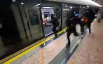 فیلم/ تعغیب و گریز پلیس هنگ کنگ با بیماران کرونایی