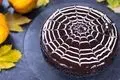 طرز تهیه کیک شکلاتی خیس (با سس شکلاتی غلیظ و خوشمزه)