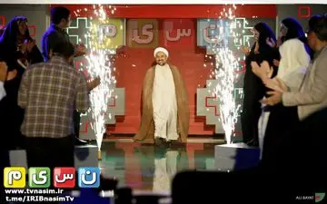 انتقاد حجت‌الاسلام زائری از مسابقه خنداننده‌شو و پاسخ رامبد جوان