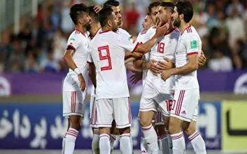 سورپرایز بسیار زیبای کاپیتان تیم ملی توسط هم‌تیمی‌هایش + عکس