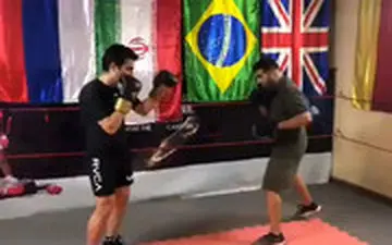 فیلم جدید از همایون شجریان در حال تمرین بوکس