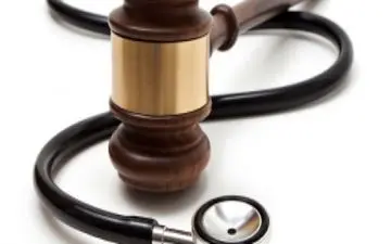 چگونه از تخلفات پزشکان شکایت کنیم