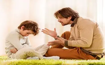 فریاد زدن سر کودکان، مغزشان را تغییر می‌دهد