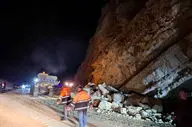 حادثه مرگبار در محور دوآب؛ جان باختن دو نفر بر اثر ریزش کوه