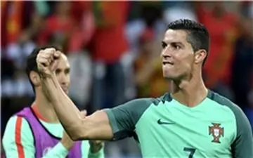  کریس رونالدو و همسرش پس از تولد دخترشان/عکس