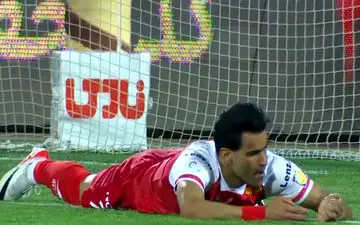 ضربه سر آل‌کثیر از کنار دروازه مس به بیرون رفت + ویدئو