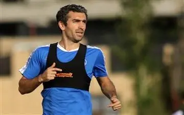 هافبک بازیساز استقلال در ترکیب آبی پوشان