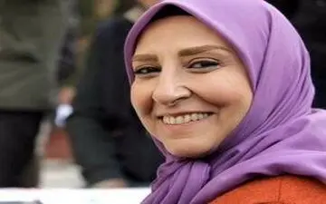  حرکات عجیب و غریب مرجانه گلچین وسط رودخانه+ عکس 