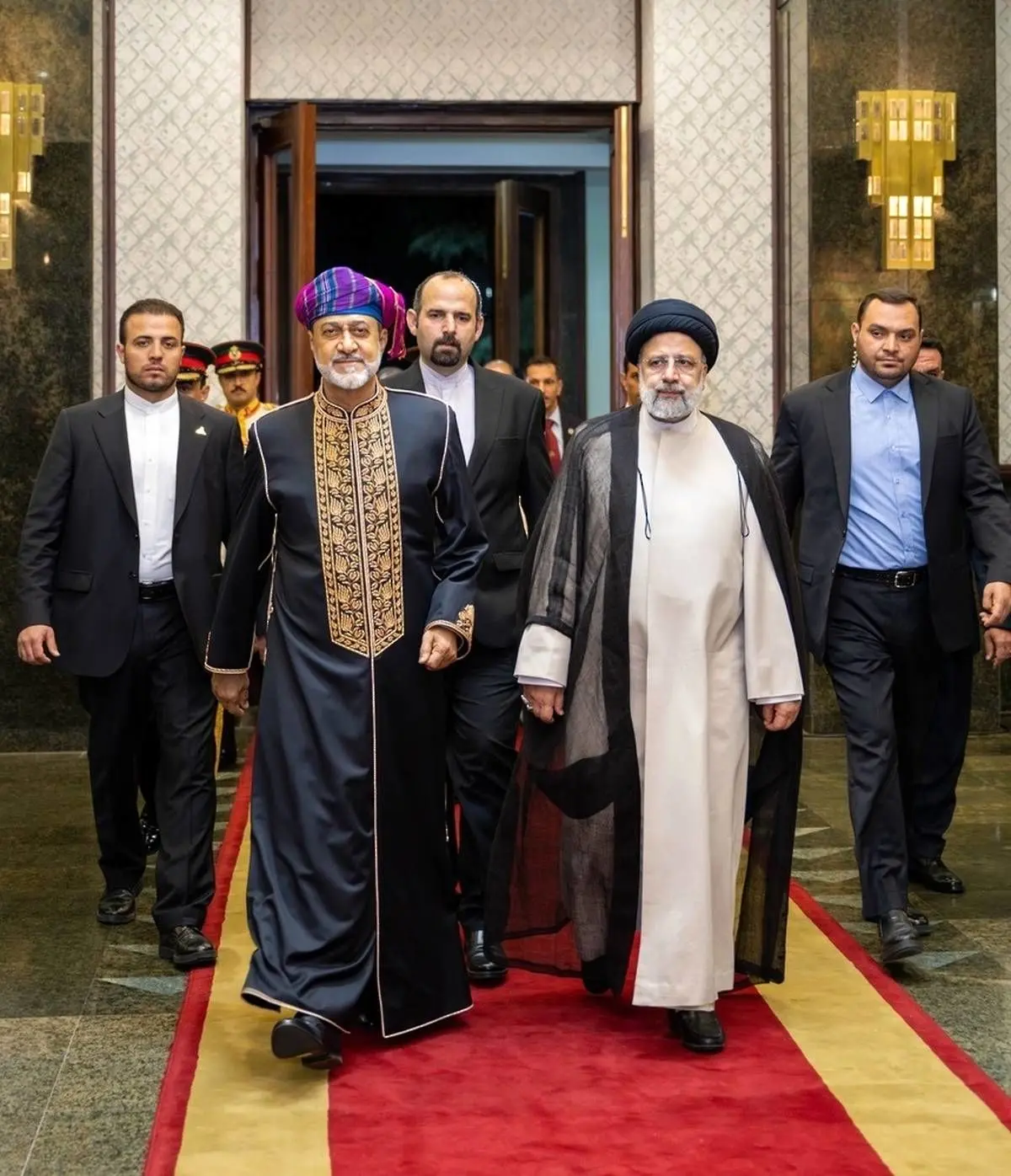 ریزش قیمت دلار با سفر پادشاه عمان به ایران | سلطان عمان قاصد پیام بایدن است؟
