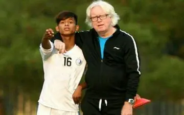 عکس/ خانواده مهدی قائدی در کنار شفر