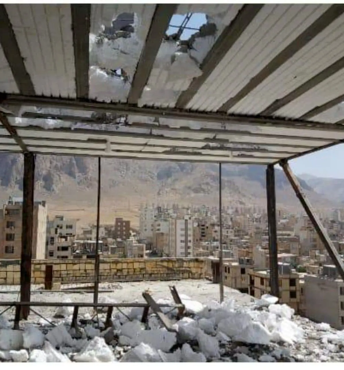 
طبقه هشتم یک واحد مسکونی در کرمانشاه تخریب شد