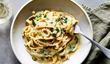 طرز تهیه ماکارونی ایتالیایی به سبک آلفردو؛ تجربه طعمی خاص و خامه‌ای