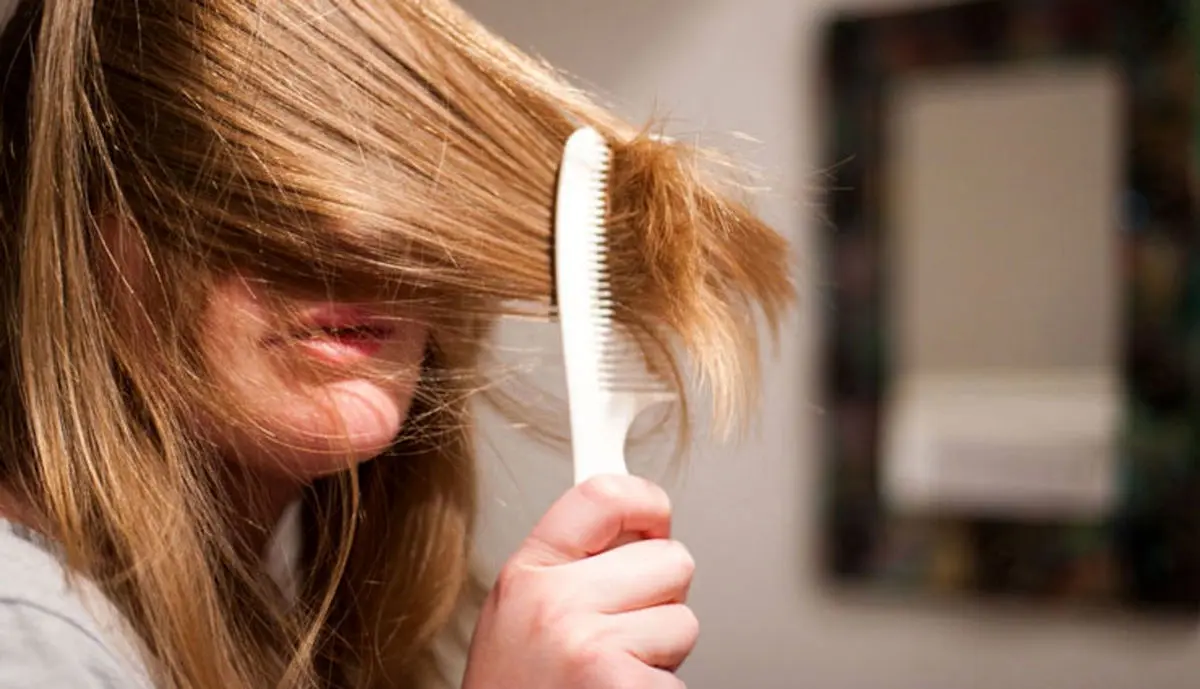 ۱۲ خطای متداول در مراقبت از مو که اکثر افراد انجام می‌دهید
