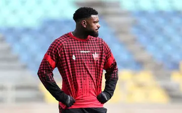 شوک بزرگ به گل محمدی و پرسپولیس/ مهاجم خارجی پرسپولیس قبل از دربی از ایران می‌رود