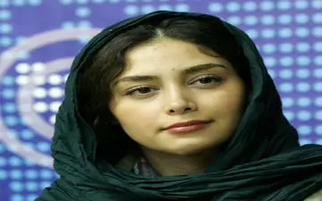 پوشش و میکاپ دیبا زاهدی در یک مراسم (عکس)