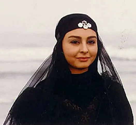 قاب خاطره از ۹ سال پیش؛ قاب مشترک «ماهایا پطروسیان و مهناز افشار» در پشت‌صحنه