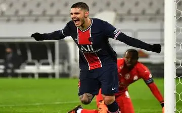 ایکاردی و تکذیب شایعات: در پاریس میمانم ، این فصل و حتی فصل بعد