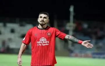 رقیب جدید یاسر آسانی در فوتبال ایران/ ستاره تی تی ها دل هواداران تراکتور را به دست آورد 