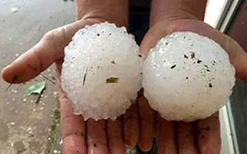 بارش تگرگ‌ به بزرگی توپ تنیس در استرالیا + فیلم 