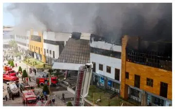  آتش‌ سوزی منطقه آزاد انزلی را به تعطیلی کشاند 