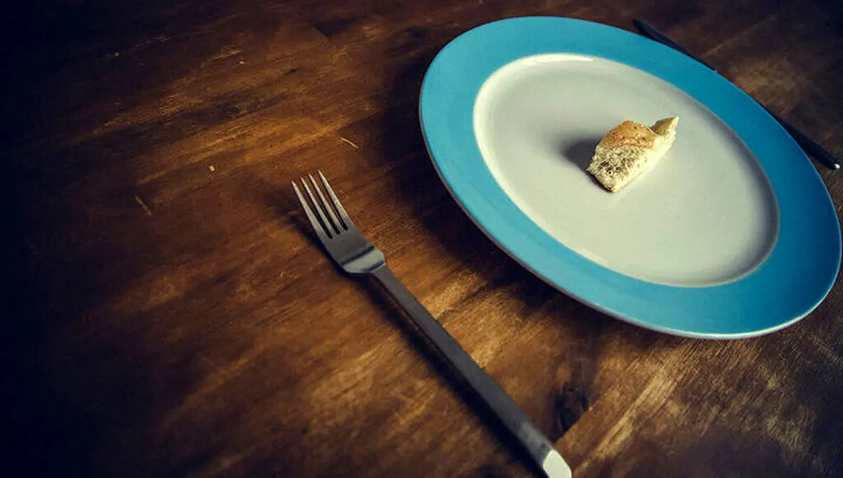 ۵ ترفند برای احساس سیری بیشتر با خوردن غذای کمتر