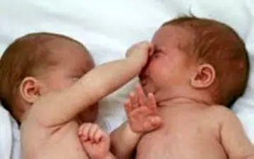 اگر این علائم را دارید بارداری چند قلو دارید!