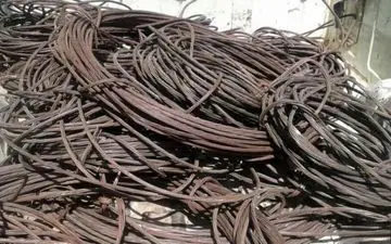 ‍ کشف 5 تن سیم برق سرقتی در کرمانشاه/دستبند پلیس پایان کار سارق حرفه ای