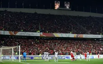 سروش ساخت، زاهدی نواخت و هوادار در پایان گریست