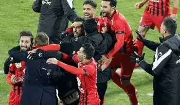 مربی پرسپولیس: می‌توانستیم با اختلاف زیاد برنده باشیم