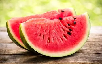 رازهای انتخاب هندوانه شیرین و قرمز: با این ترفندها دیگر هندوانه نارس نخرید!