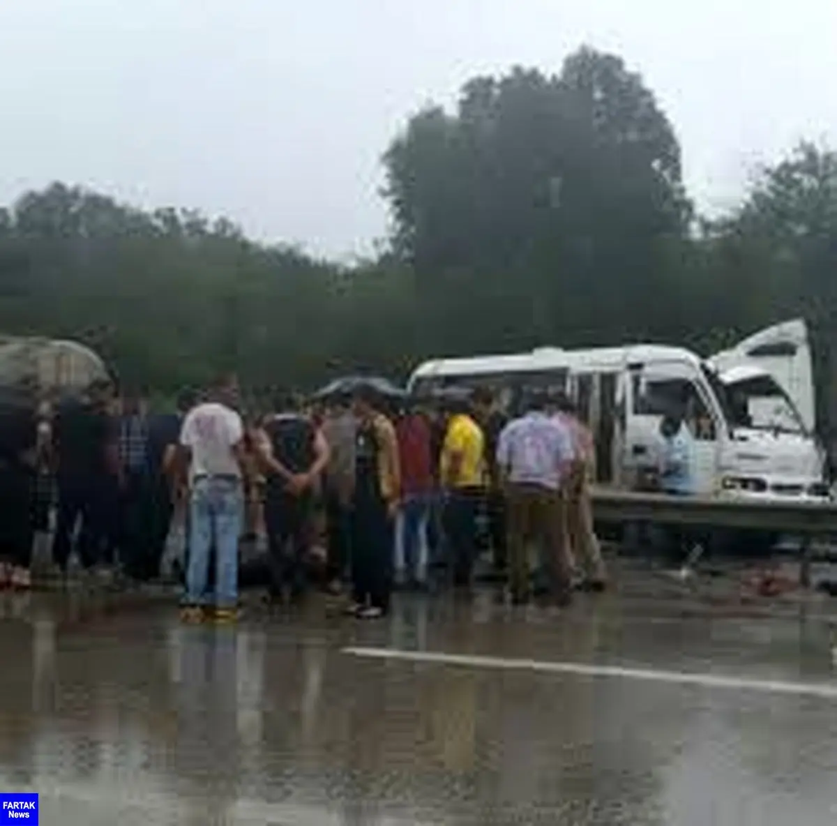  واژگونی خودرو حامل دانشجویان در شمال شیراز